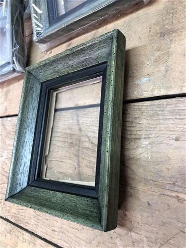 12 Green Wood 4.5x3.5 Picture Photo Frames with Glass, Art Craft Supplies B