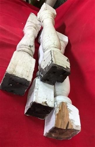 4 Balusters Painted Wood Architectural Salvage Spindles Porch House Trim A31,