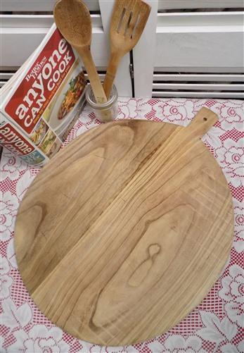 Round Wooden Bread Board, French Cutting Board, Rustic Chopping Board E18,