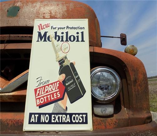 Mobiloil AF Motor Oil Sign, Tin Advertising Sign, Motor Oil, Gasoline & Oil Sign