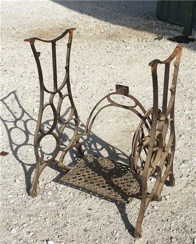 Treadle Sewing Machine, Cast Iron Base, Industrial Age, Singer Steampunk PK,