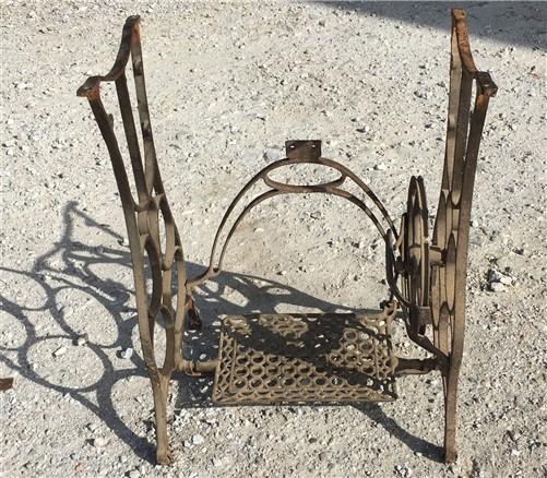Treadle Sewing Machine, Cast Iron Base, Industrial Age, Singer Steampunk PK,