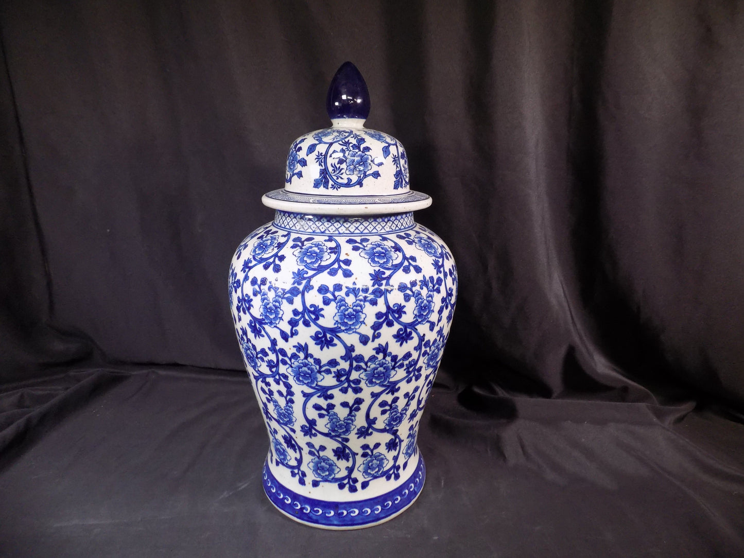 Blue & White Floral Temple Jar, 24 Chinese Porcelain Decor, Chinoiserie A15