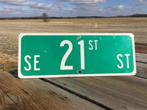 SE 21st St Street Sign, 9x24 Vintage Green Road Sign, Metal Road Sign, E