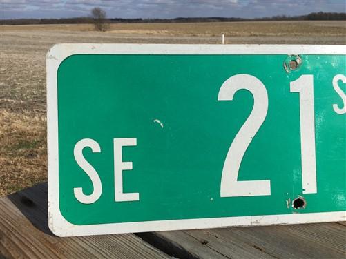 SE 21st St Street Sign, 9x24 Vintage Green Road Sign, Metal Road Sign, E