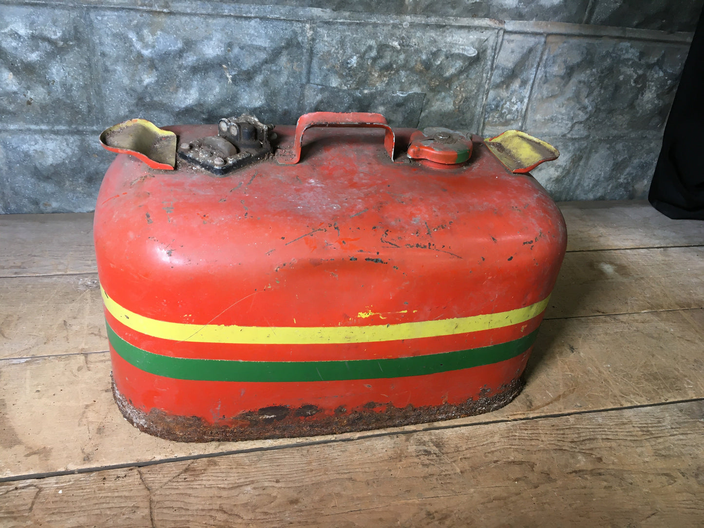 6 Gallon Gasoline Gas Fuel Tank, Vintage Outboard Boat Motor Gas Can A15,