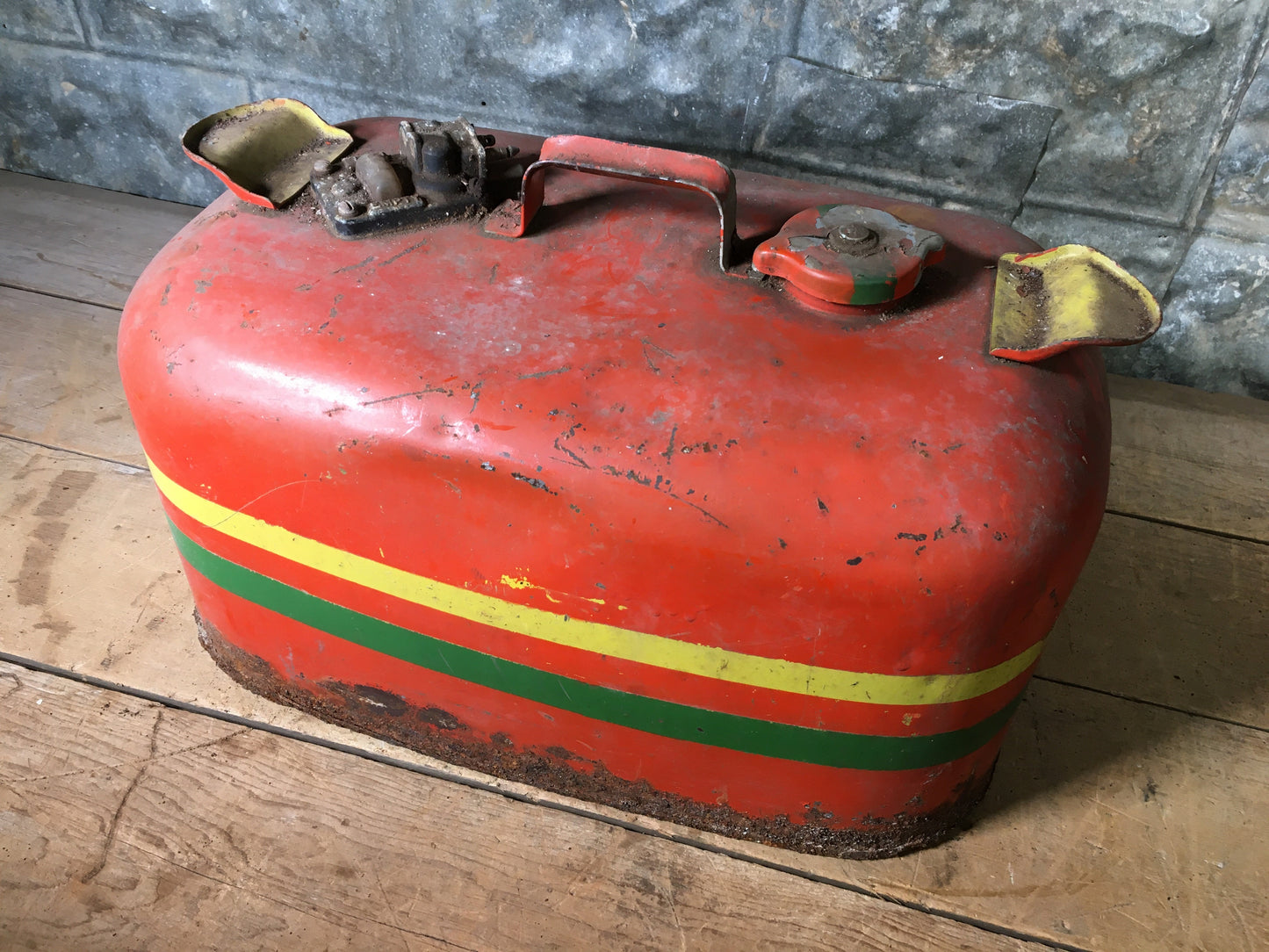 6 Gallon Gasoline Gas Fuel Tank, Vintage Outboard Boat Motor Gas Can A15,