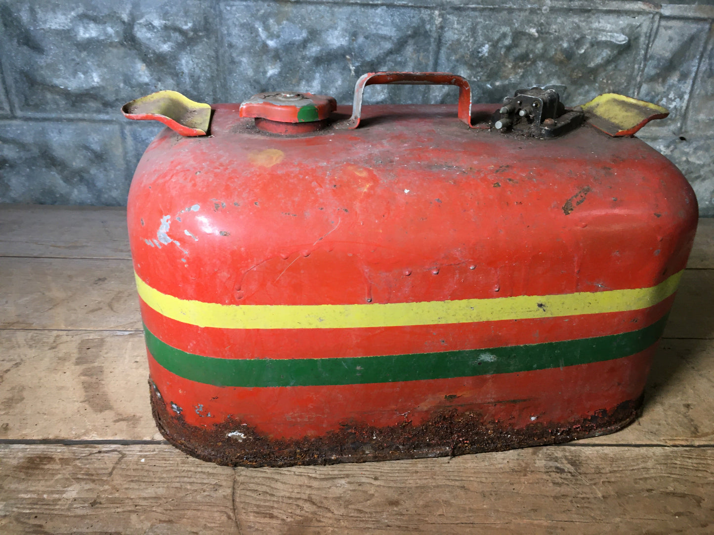 6 Gallon Gasoline Gas Fuel Tank, Vintage Outboard Boat Motor Gas Can A15,