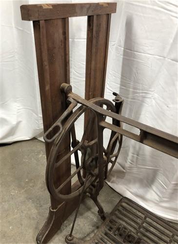 Treadle Sewing Machine, Cast Iron Base, Industrial Age Singer Steampunk PR,