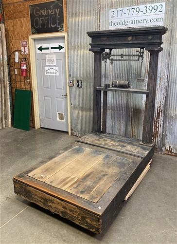 Vintage Howe Platform Scale, Industrial Scale, Early 1900s Cast Iron 200lbs, A