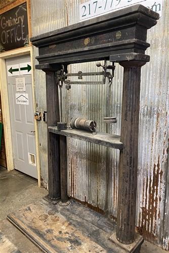 Vintage Howe Platform Scale, Industrial Scale, Early 1900s Cast Iron 200lbs, A