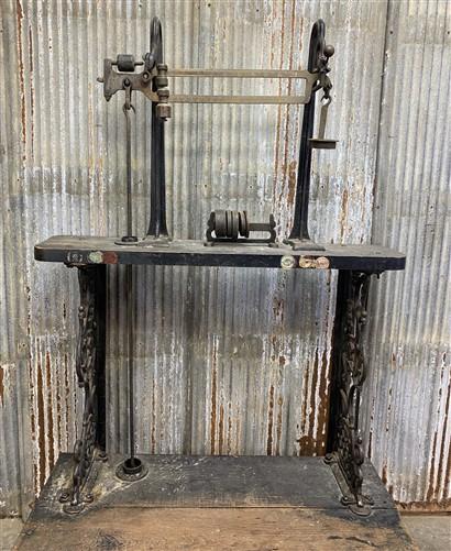 Vintage Howe Platform Scale, Industrial Scale, Early 1900s Cast Iron 200lbs, B