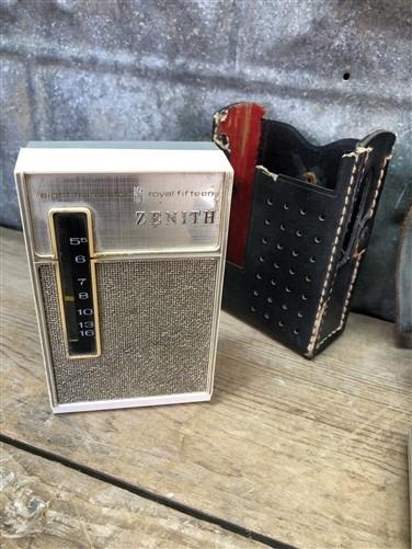 Transistor Radio Lot, Magnavox Radio Shack Sanyo Zenith, Vintage Electronics