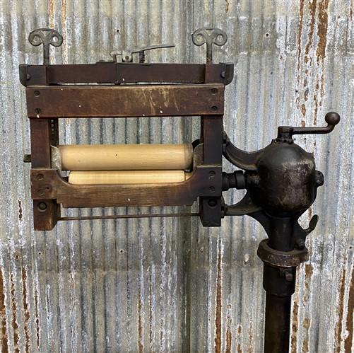 Vintage Washing Machine Wooden Electric Wringer Washer, End Table, Laundry Room