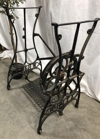 Treadle Sewing Machine, Cast Iron Base, Industrial Age White Steampunk QH