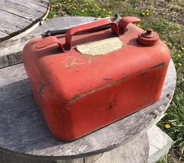 Small Gasoline Gas Fuel Tank Metal Can Outboard Boat Motor Johnson Vintage V,