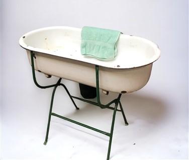 Vintage Hungarian Porcelain Baby Bath Tub w/Stand, Farmhouse Garden Planter A13,