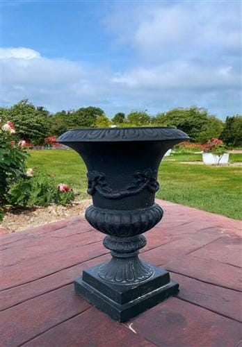 17" Tall Cast Iron Fluted Urn, Flower Pot Planter, Garden Patio Yard Art G1