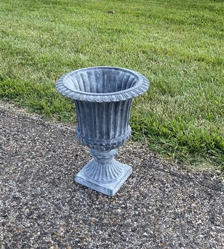 18" Tall Cast Iron Fluted Urn, Flower Pot Planter, Garden Patio Yard Art H1