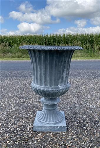 18" Tall Cast Iron Fluted Urn, Flower Pot Planter, Garden Patio Yard Art H1