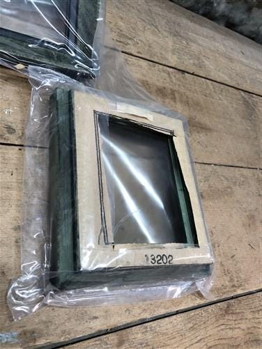 12 Green Wood 4.5x3.5 Picture Photo Frames with Glass, Art Craft Supplies B