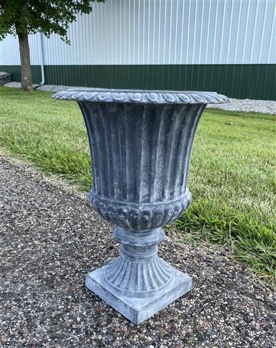 18" Tall Cast Iron Fluted Urn, Flower Pot Planter, Garden Patio Yard Art H1