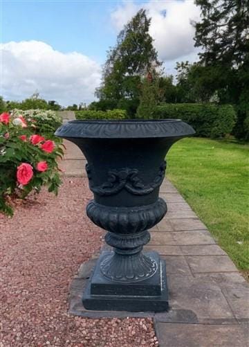 17" Tall Cast Iron Fluted Urn, Flower Pot Planter, Garden Patio Yard Art G1