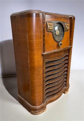 1940 Zenith Model 10S464 Radio, Vintage Floor Model, Wooden Cabinet Tube Radio