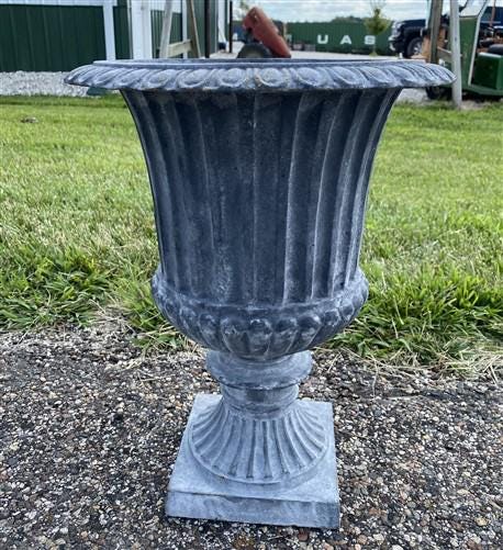 18" Tall Cast Iron Fluted Urn, Flower Pot Planter, Garden Patio Yard Art H1