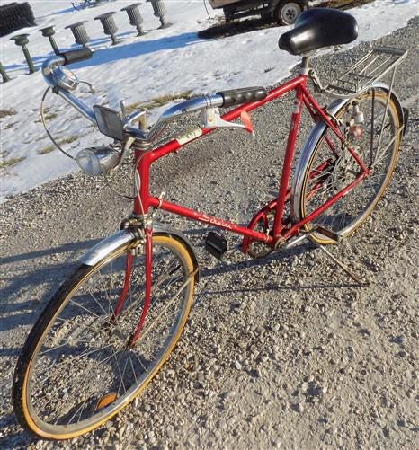 1975 Chicago Schwinn Collegiate Bicycle, Mens Red Bike, Serial# CL522168