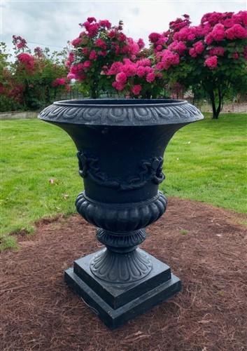 17" Tall Cast Iron Fluted Urn, Flower Pot Planter, Garden Patio Yard Art G1