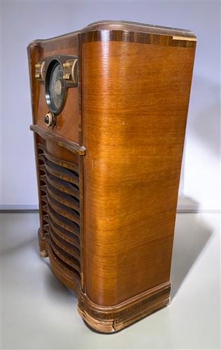 1940 Zenith Model 10S464 Radio, Vintage Floor Model, Wooden Cabinet Tube Radio