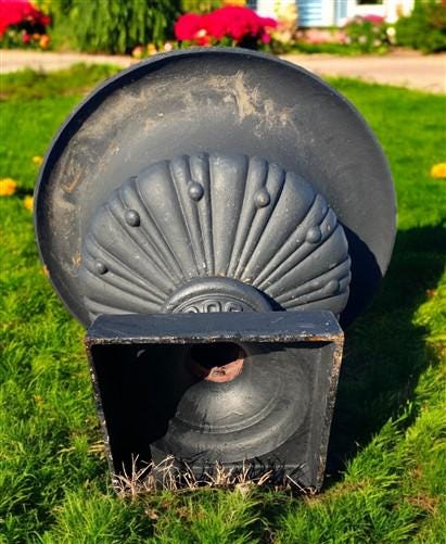 18" Tall Cast Iron Fluted Urn, Flower Pot Planter, Garden Patio Yard Art Q1