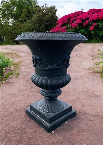 17" Tall Cast Iron Fluted Urn, Flower Pot Planter, Garden Patio Yard Art G1