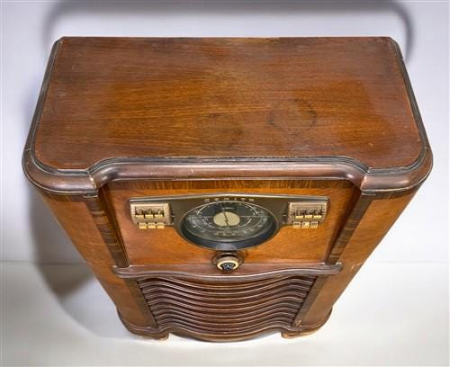 1940 Zenith Model 10S464 Radio, Vintage Floor Model, Wooden Cabinet Tube Radio