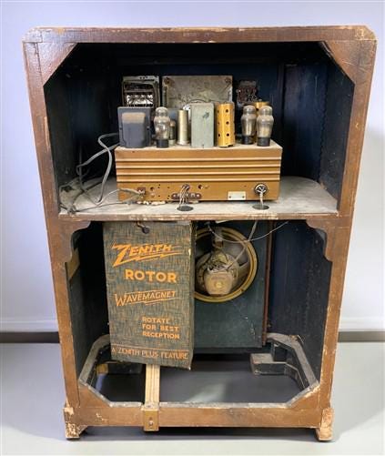 1940 Zenith Model 10S464 Radio, Vintage Floor Model, Wooden Cabinet Tube Radio