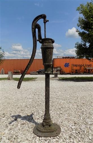 Well Water Pump, Cast Iron Cistern, Windmill Pitcher Pump, Peters Pump Co, GP